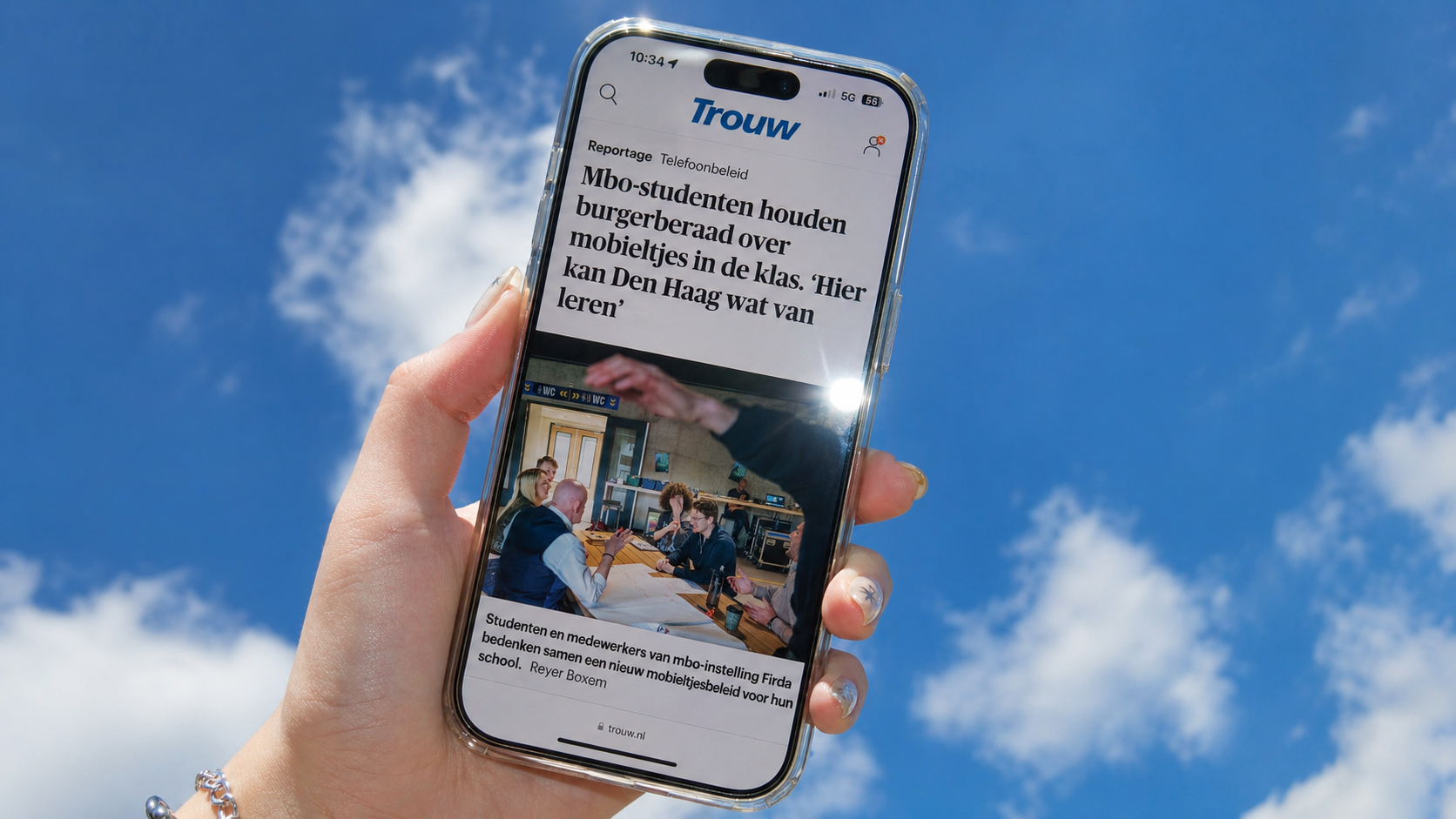 Schoolberaad mobile communication mockup